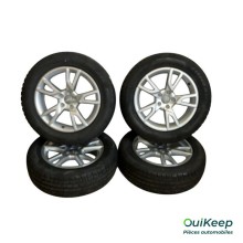 4 Räder auf Winterfelgen 215 60 R17 6,5Jx17 - AUDI Q3 8U - 8U0071497