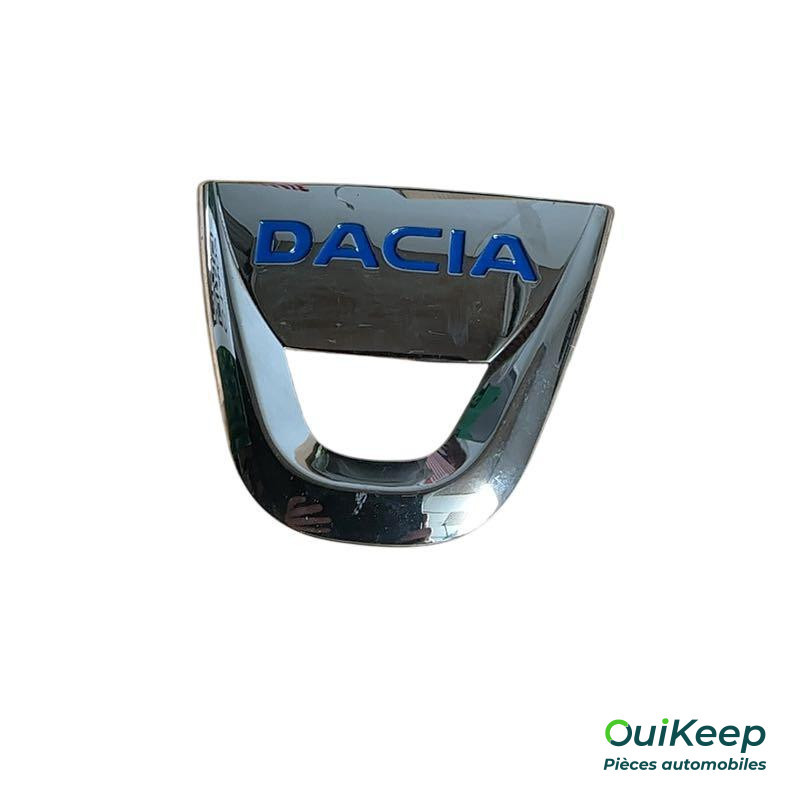 Emblem Logo hinten - DACIA Sandero 2 - 908890024R